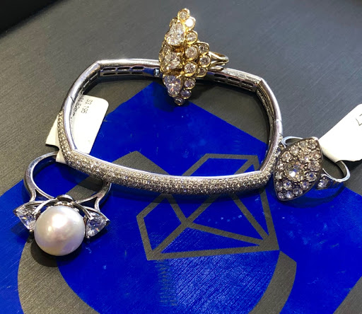 Coin Dealer «Collectors Coins & Jewelry», reviews and photos, 393 Sunrise Hwy C, Lynbrook, NY 11563, USA