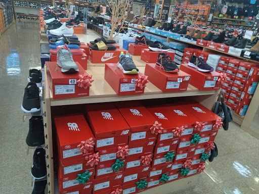 Shoe Store «Shoe City - Lawndale», reviews and photos, 16809 Hawthorne Blvd # 3706422, Lawndale, CA 90260, USA