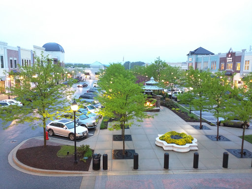 Shopping Mall «Hunt Valley Towne Centre», reviews and photos, 118 Shawan Rd, Cockeysville, MD 21030, USA