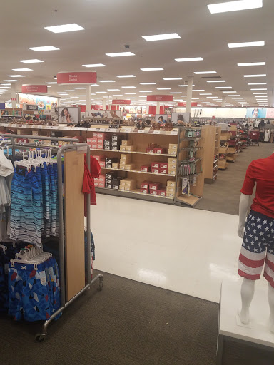 Department Store «Target», reviews and photos, 200 W Orangethorpe Ave, Fullerton, CA 92832, USA