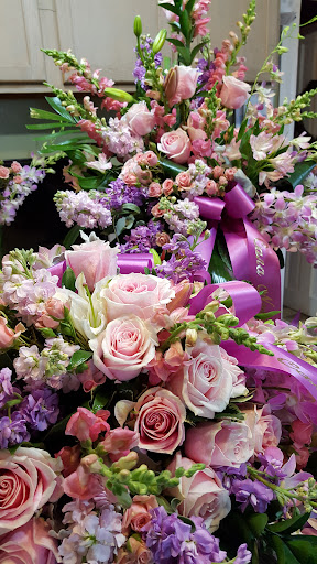 Florist «Eclectic Garden», reviews and photos, 323 Walnut St, St Charles, IL 60174, USA