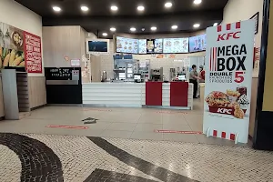 KFC Guimarães Shopping image
