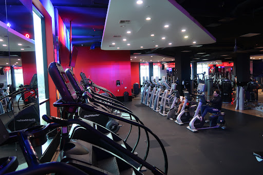 Health Club «USA FITNESS SUPER CENTER», reviews and photos, 13640 Foothill Blvd, Sylmar, CA 91342, USA