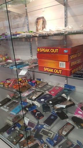 Outlet Mall «Finders Keepers Traders Outlet Mall», reviews and photos, 740-784 Chelsa Dr, Madisonville, KY 42431, USA