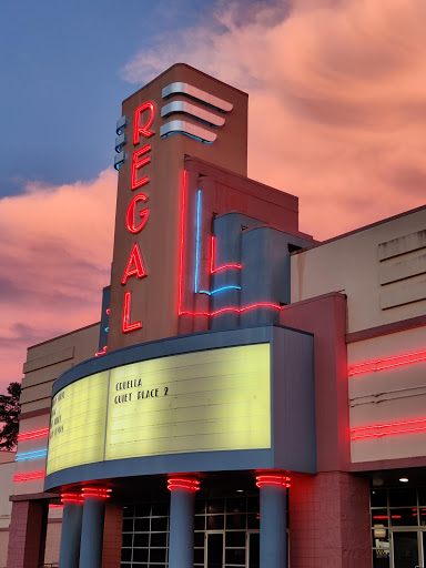 Movie Theater «Regal Cinemas Kiln Creek 20», reviews and photos, 100 Regal Way, Newport News, VA 23602, USA