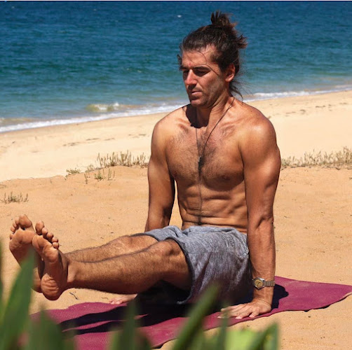https://www.facebook.com/AriDavidYoga/