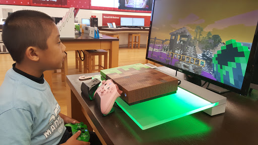 Computer Store «Microsoft Store - St. Johns Town Center», reviews and photos, 4791 River City Dr #113, Jacksonville, FL 32246, USA