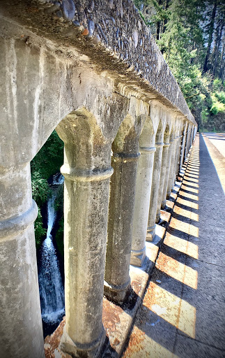 Waterfall «Latourell Falls», reviews and photos, Historic Columbia River Hwy, Corbett, OR 97019, USA