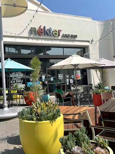 Shopping Mall «Shops On Lake Avenue», reviews and photos, 345 S Lake Ave, Pasadena, CA 91101, USA