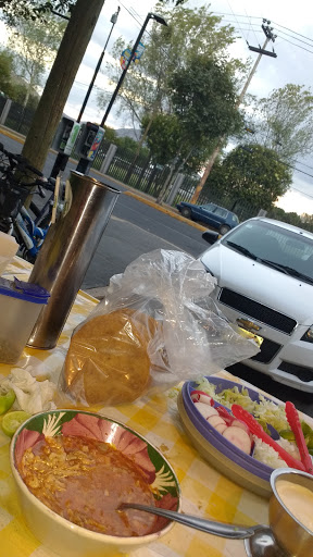 Pozole De Barrios Frente A Las Canchas