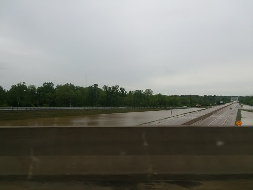 Auto Body Shop «Meramec Heights Collision Center», reviews and photos, 645 Carriage Dr, Arnold, MO 63010, USA