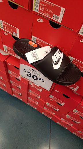 Shoe Store «Shoe Carnival», reviews and photos, 2776 Wilma Rudolph Blvd, Clarksville, TN 37040, USA