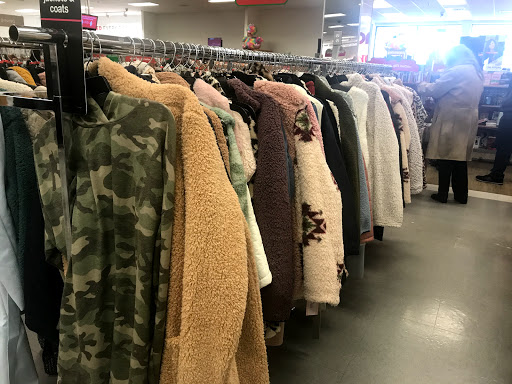 Department Store «T.J. Maxx», reviews and photos, 68 Frontage Rd, East Haven, CT 06512, USA