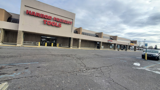 Hardware Store «Harbor Freight Tools», reviews and photos, 34600 Warren Rd, Westland, MI 48185, USA