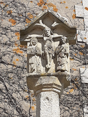 Croix rue du Val à La Trinité-Porhoët