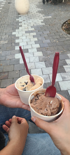 Ice Cream Shop «Haagen-DazsÂ® Ice Cream Shop», reviews and photos, 286 Miracle Mile, Coral Gables, FL 33134, USA