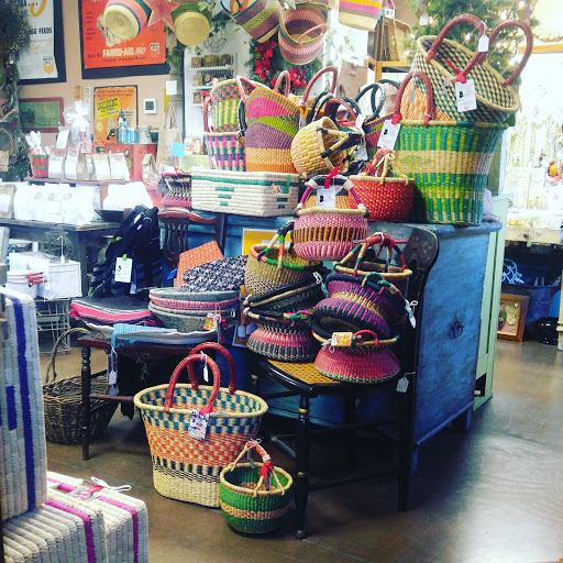 Grocery Store «Troutt Old Time General Store And Market», reviews and photos, 433 N 4th St, Paducah, KY 42001, USA