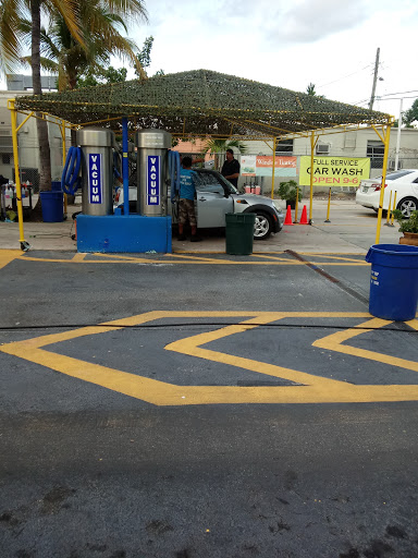 Tropical Car Wash en Lake Worth