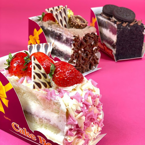 Comments and reviews of Cake Box Milton Keynes (Brooklands)