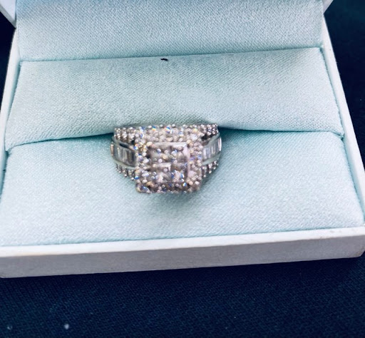 Pawn Shop «Fifth Avenue Jewelry & Pawn», reviews and photos, 8201 US-19, Port Richey, FL 34668, USA