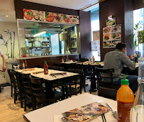 Atmosphère du Restaurant vietnamien Pho Banh Cuon 14 à Paris - n°16