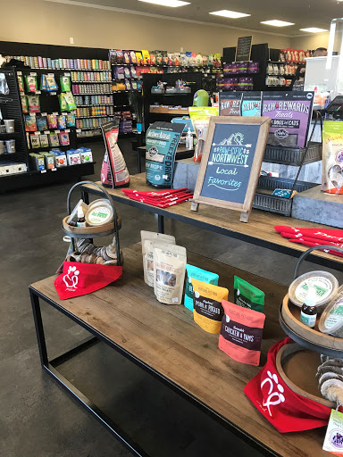 Pet Supply Store «Pet Pros Lakeland in Auburn», reviews and photos, 1404 Lake Tapps Pkwy E, Auburn, WA 98092, USA