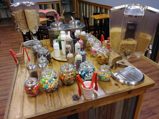 Frozen Yogurt Shop «Front Porch», reviews and photos, 3107 S Interstate 35 #770, Round Rock, TX 78664, USA