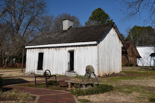 Historical Landmark «Helen Keller Birth Place», reviews and photos, 300 N Commons St W, Tuscumbia, AL 35674, USA