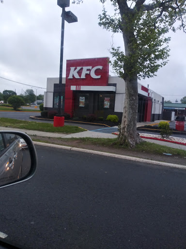 Shopping Mall «Airport Plaza Shopping Center», reviews and photos, 1390 NJ-36, Hazlet, NJ 07730, USA