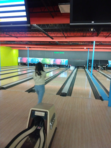 Bowling Alley «King Pins Bowling Center», reviews and photos, 5310 Lenox Ave, Jacksonville, FL 32205, USA