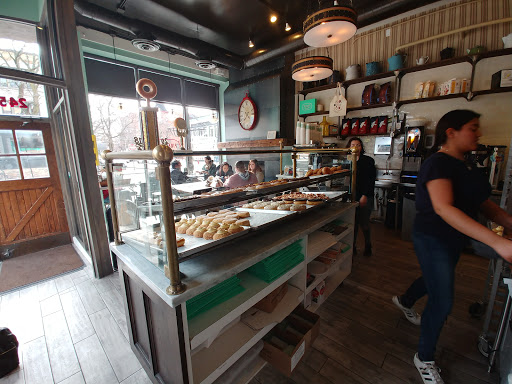 Donut Shop «Firecakes Donuts», reviews and photos, 2453 N Clark St, Chicago, IL 60657, USA