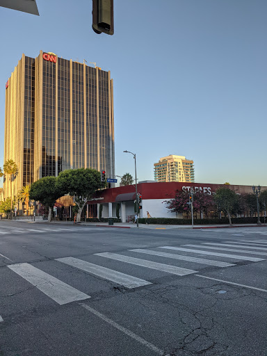 Office Supply Store «Staples», reviews and photos, 6450 Sunset Blvd, Hollywood, CA 90028, USA