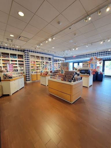 Beauty Supply Store «Bath & Body Works», reviews and photos, 1001 75th St, Woodridge, IL 60517, USA