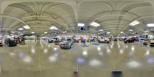 Auto Body Shop «Knauz Body Shop and Detail Center», reviews and photos, 775 Rockland Rd, Lake Bluff, IL 60044, USA