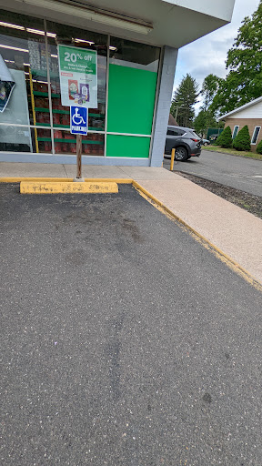 Pet Supply Store «Pet Supplies Plus», reviews and photos, 1168 Farmington Ave, Bristol, CT 06010, USA