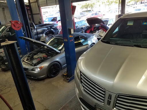 Auto Repair Shop «Lovefield Auto Repair», reviews and photos, 2444 Inwood Rd, Dallas, TX 75235, USA