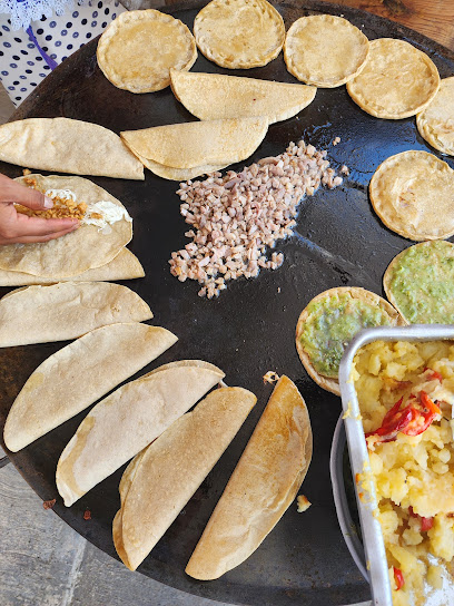 TAQUERIA Y BARBACOA “TEHUIXTLA”