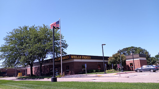 Bank «Wells Fargo Bank», reviews and photos