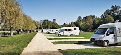 Aire Camping-Car Park à Bourdeilles