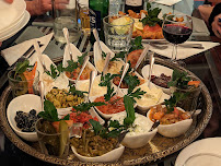 Plats et boissons du Restaurant turc Le Mezze du chef çig köfte à Paris - n°3
