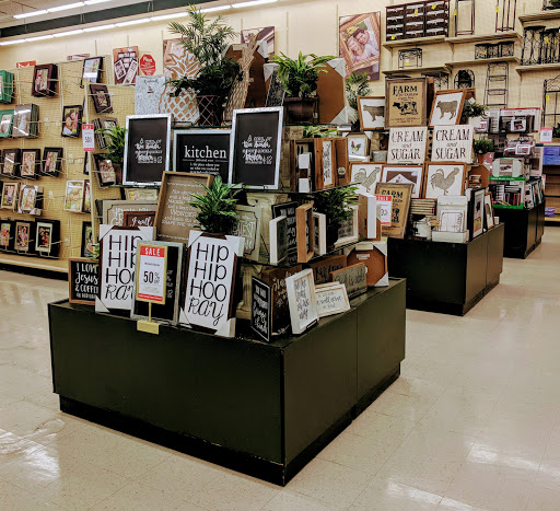 Craft Store «Hobby Lobby», reviews and photos, 1751 Scottsville Rd #10, Bowling Green, KY 42104, USA