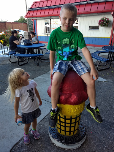 Ice Cream Shop «Dairy Zone», reviews and photos, 2219 E University Ave, Des Moines, IA 50317, USA