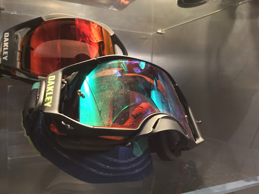 Sunglasses Store «Oakley Store», reviews and photos, 654 Spectrum Center Dr, Irvine, CA 92618, USA