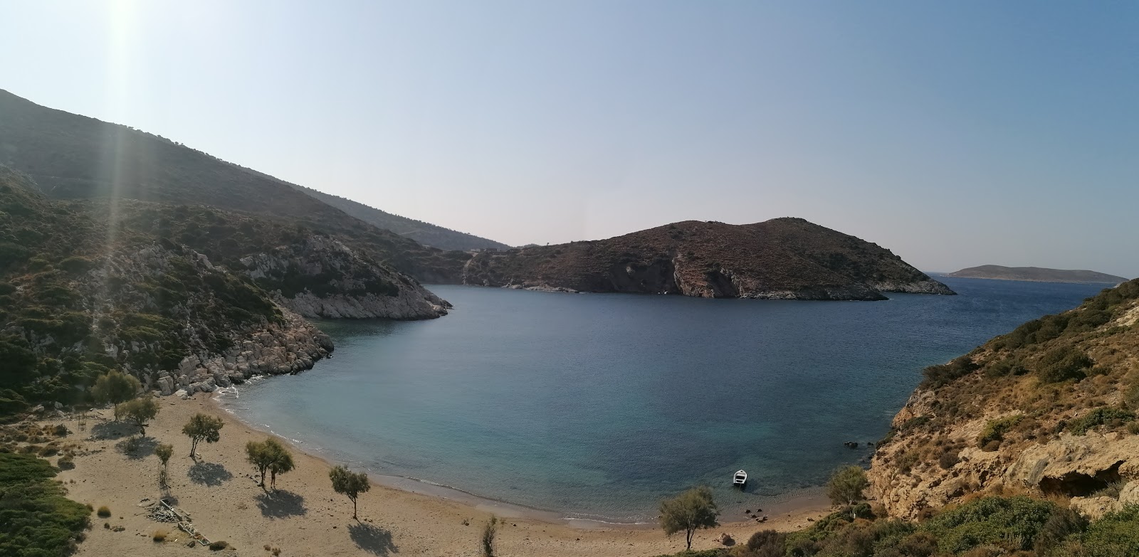 Kasidi beach'in fotoğrafı küçük koy ile birlikte