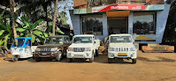 Mahindra Naik Motors   Suv & Commercial Vehicle Showroom
