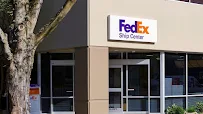 FedEx Ship Center - Car repair in Alexandria, VA, Alexandria - Rated 3.1/5