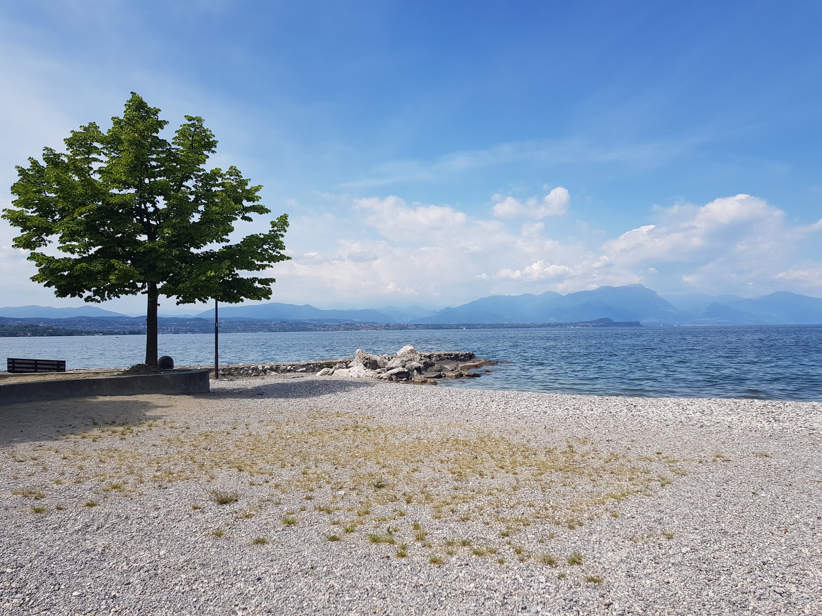 Foto di Spiaggia di Rivoltella con molto pulito livello di pulizia