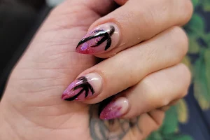 Hollywood Nails image