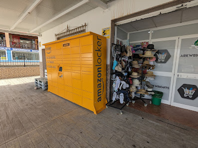 Amazon Locker - primitivo Supermercado Arkwrights, C. Venta Baja, 5A, 29713 Alcaucín, Málaga, España