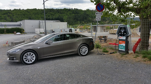 Borne de recharge de véhicules électriques Réseau eborn Station de recharge Vallon-Pont-d'Arc